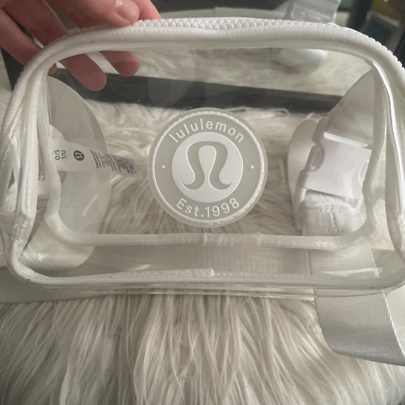 Lululemon - Picture 3 of 4